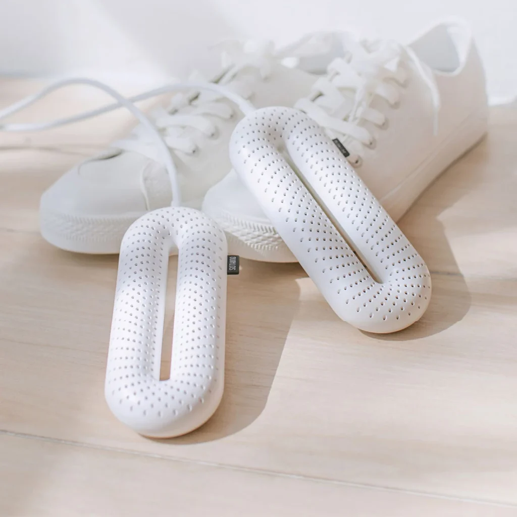Xiaomi Zero Shoes Dryer for fast drying and soothing shoe sanitizing, efficient dehumidifier and odor eliminator for all shoe types.